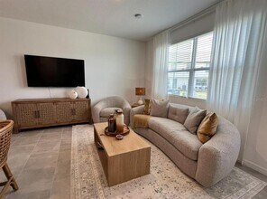 742 Longboat Dr in Davenport, FL - Building Photo - Building Photo