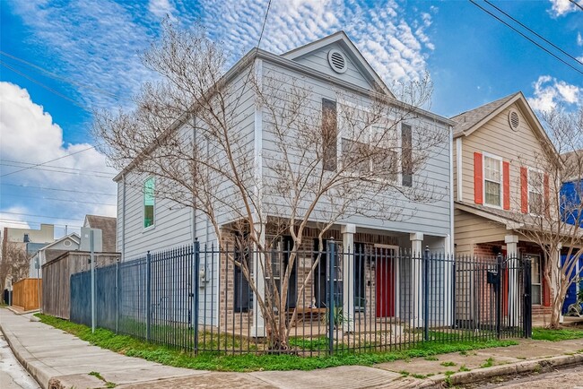 1003 Andrews St, Unit L1941 in Houston, TX - Building Photo - Building Photo