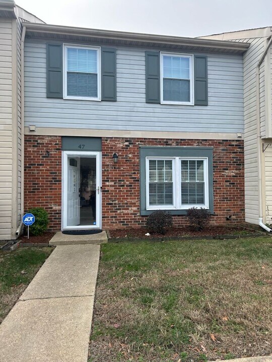 47 Lucinda Ct in Hampton, VA - Building Photo