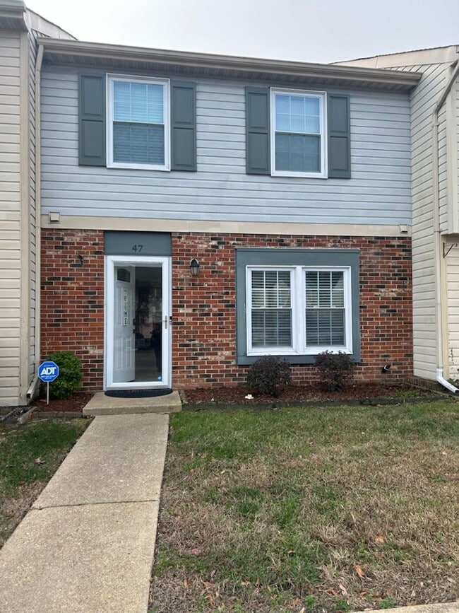 property at 47 Lucinda Ct