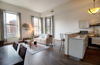 408 W Saint Clair Ave, Unit 409 in Cleveland, OH - Building Photo - Building Photo