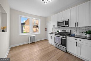 7608 Chelwynde Ave in Philadelphia, PA - Building Photo