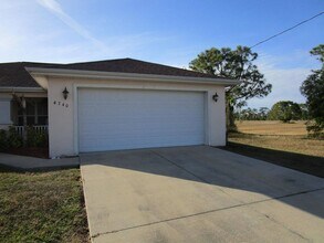 4740 NW 39th Ave in Cape Coral, FL - Building Photo - Building Photo