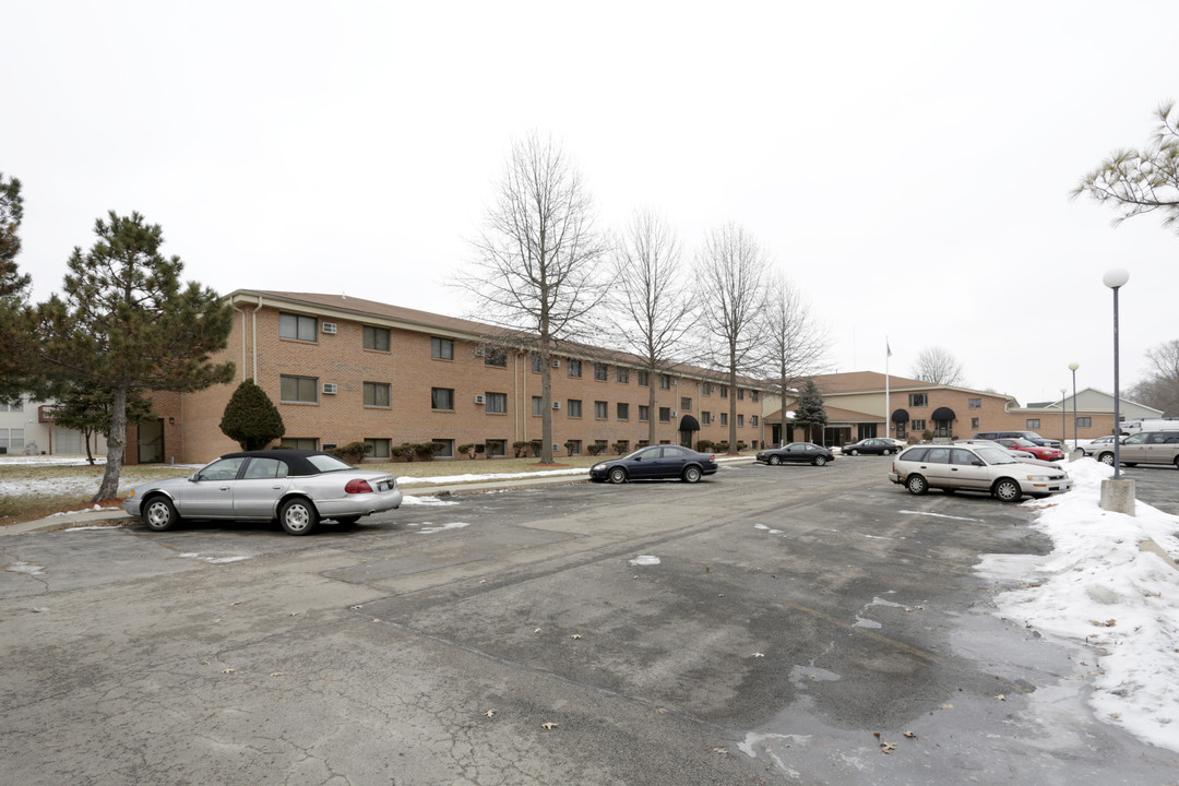 Pine Creek Apartments in Loves Park, IL - Building Photo