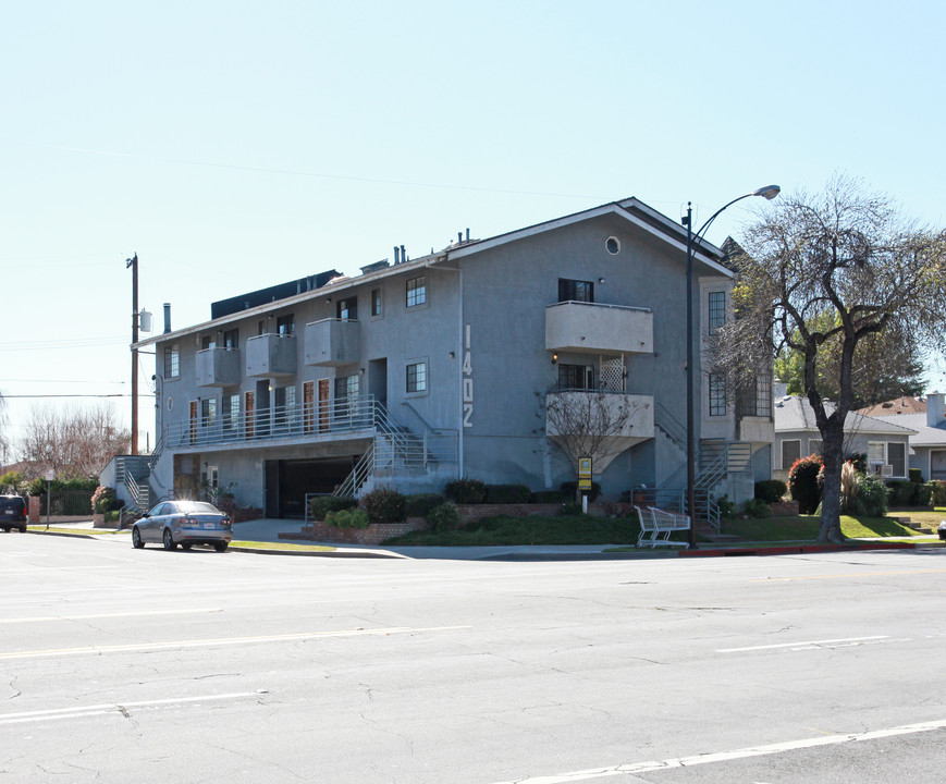 1402 W Victory Blvd in Burbank, CA - Building Photo