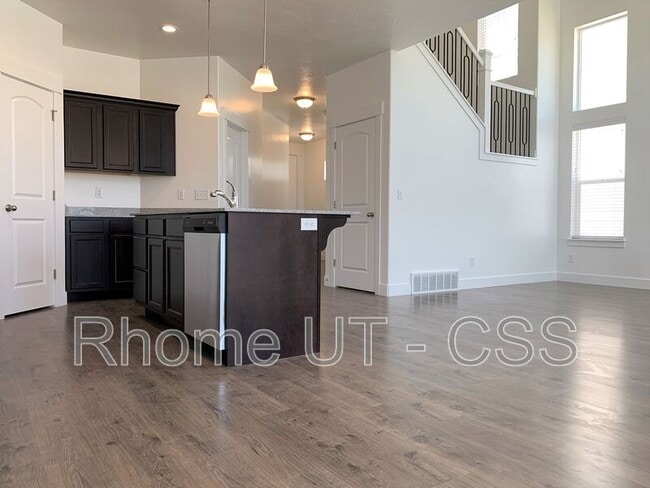 552 N 260 W in Vineyard, UT - Foto de edificio - Building Photo