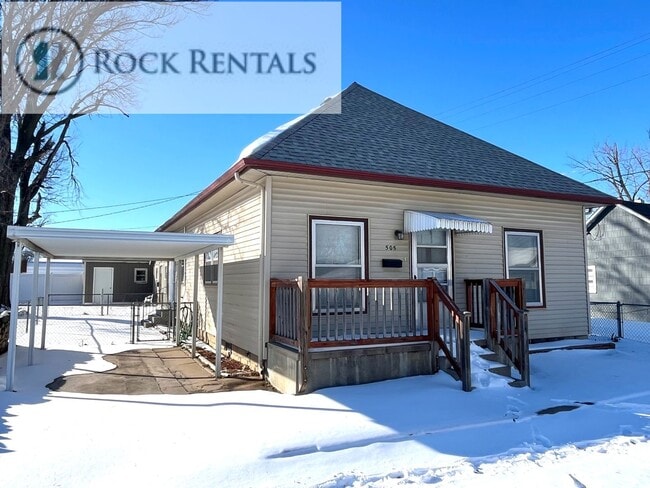 property at 505 N Maple St