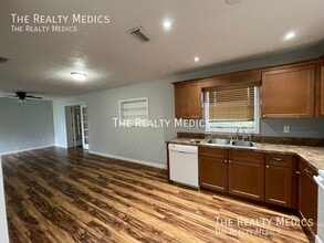 1159 Fountainhead Dr in Deltona, FL - Building Photo - Building Photo