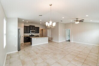 4161 Fishing Creek Ln in Middleburg, FL - Foto de edificio - Building Photo