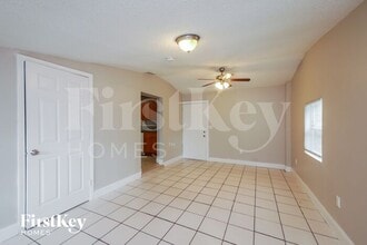 5740 Douglas St in Hollywood, FL - Building Photo - Building Photo