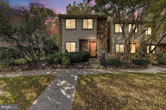 property at 18 Flintlock Ln
