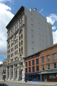 Genesee Tower in Utica, NY - Foto de edificio - Building Photo