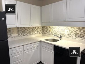 103 Monmouth St in Brookline, MA - Building Photo - Building Photo