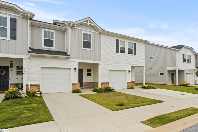 952 Yarn Wy in Greer, SC - Building Photo - Building Photo