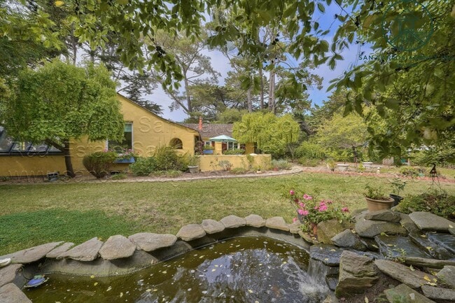 26050 Mesa Dr in Carmel By The Sea, CA - Building Photo - Building Photo