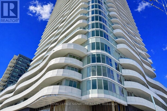 1010 Sandy Beach Rd in Pickering, ON - Building Photo - Building Photo