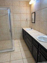 556 Flower Trail Loop in Floresville, TX - Building Photo - Building Photo