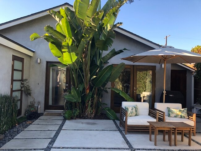 949 Lake St in Los Angeles, CA - Building Photo - Building Photo