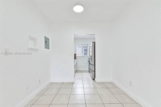 6921 Rue Vendome in Miami Beach, FL - Building Photo - Building Photo