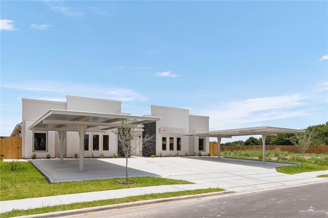 15 Summerland Ln in Edinburg, TX - Building Photo - Building Photo