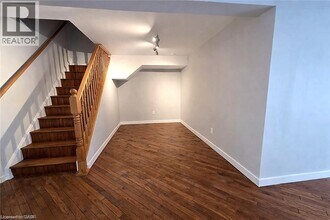 43 Southwood Dr in Kitchener, ON - Building Photo - Building Photo