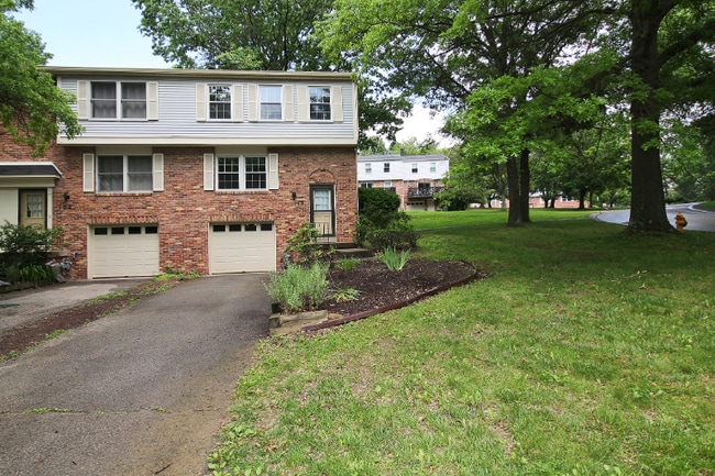 100 Grouse Ct in Venetia, PA - Foto de edificio - Building Photo