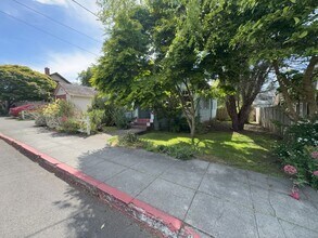 1763 H St in Arcata, CA - Building Photo - Building Photo