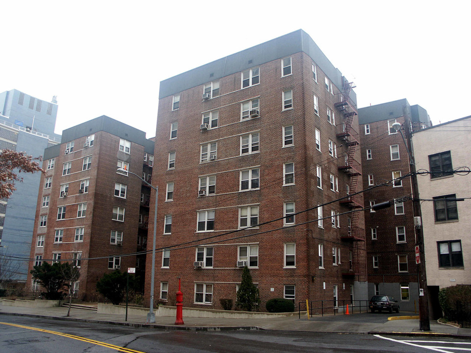 500 Kappock St in Bronx, NY - Building Photo