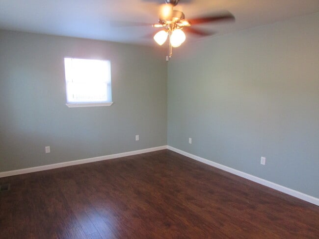 107 Farris St NE in Cleveland, TN - Building Photo - Building Photo