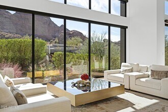 5841 N Echo Canyon Cir in Phoenix, AZ - Building Photo - Building Photo