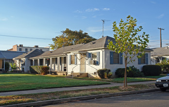 2360-2372 Forrest St in Sacramento, CA - Building Photo - Building Photo