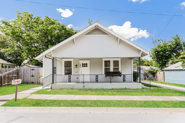 property at 302 W Dabney St