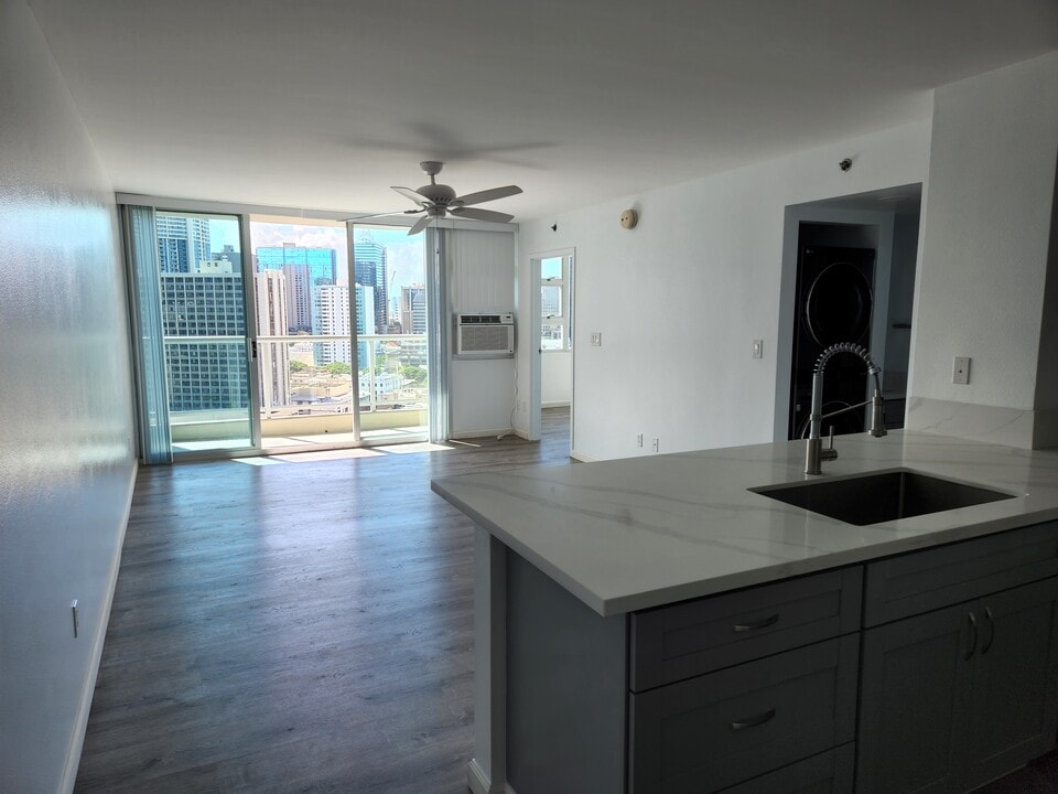 215 N King St, Unit 2101 in Honolulu, HI - Foto de edificio