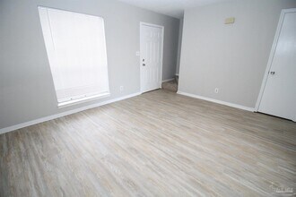 3687 E Olive Rd in Pensacola, FL - Building Photo - Building Photo