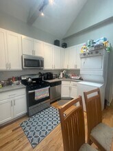 2835 N Racine Ave, Unit 2r in Chicago, IL - Foto de edificio - Building Photo