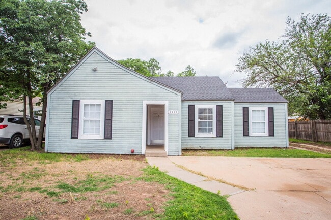 2421 25th St in Lubbock, TX - Building Photo - Building Photo