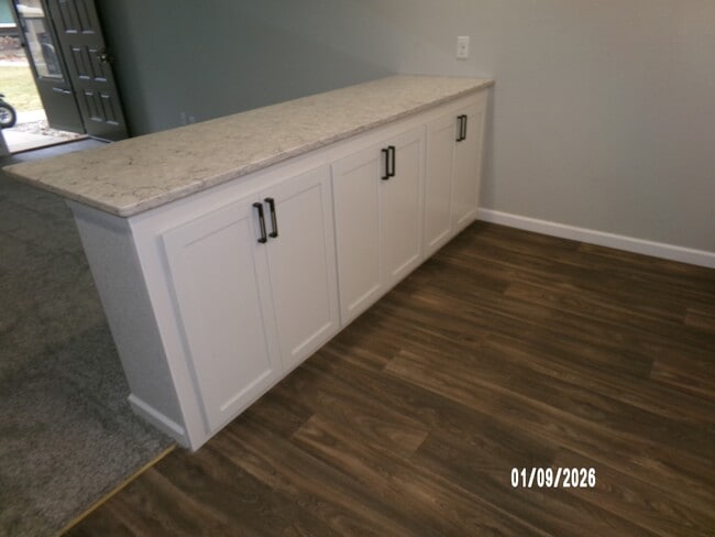 Montrose Square in Fort Wayne, IN - Foto de edificio - Building Photo