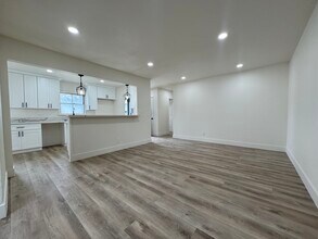 2520 Kellogg Park Dr in Pomona, CA - Building Photo - Building Photo