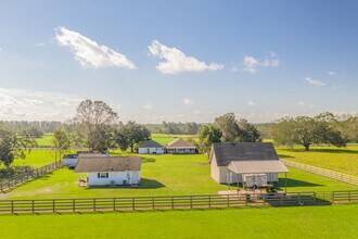 21379 US Highway 90 in Robertsdale, AL - Foto de edificio - Building Photo
