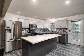 596 E Thorn Hill Dr in Nixa, MO - Building Photo - Building Photo