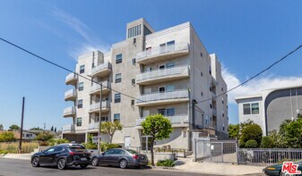 1025 Dewey Ave in Los Angeles, CA - Building Photo