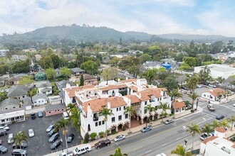 El Andaluz in Santa Barbara, CA - Foto de edificio - Building Photo