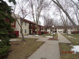 157 Mindy Ln in Montrose, MN - Building Photo