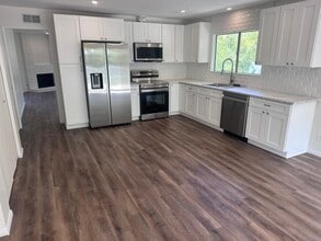 2106 Crespi Ln in Westlake Village, CA - Building Photo - Building Photo