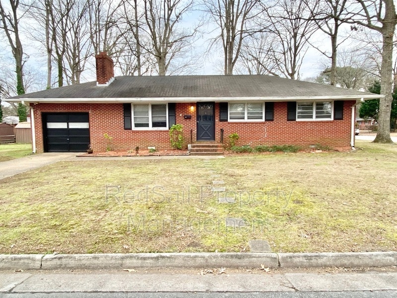 18 Ivy Farms Rd in Newport News, VA - Building Photo