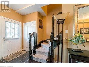 75 Liddycoat Ln in Hamilton, ON - Building Photo - Building Photo