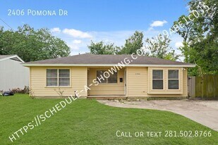 2406 Pomona Dr in Pasadena, TX - Building Photo