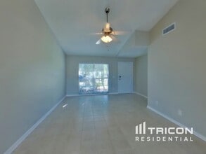 5311 Starhill Pl in Tampa, FL - Building Photo - Building Photo