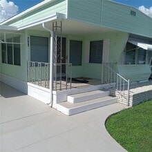711 51st Ave Dr W in Bradenton, FL - Building Photo - Building Photo