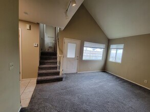 4207 W Bampton Ln in Kearns, UT - Foto de edificio - Building Photo